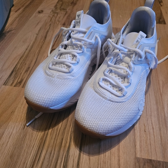 Under Armour - Picture 2 of 3